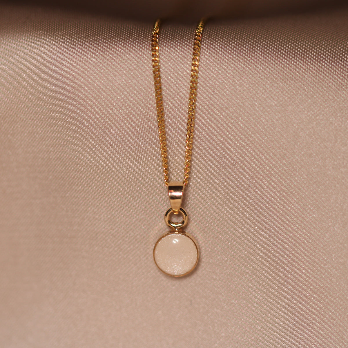 Luxe Gold Pendant Drop Necklace
